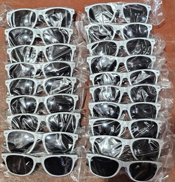 Job Lot of X12 TRADE Sunglasses Black/white ()