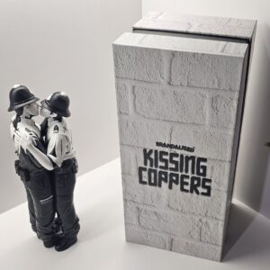 Mighty Jaxx Banksy Kissing Coppers Limited Statue Fashion Collectible New Stock